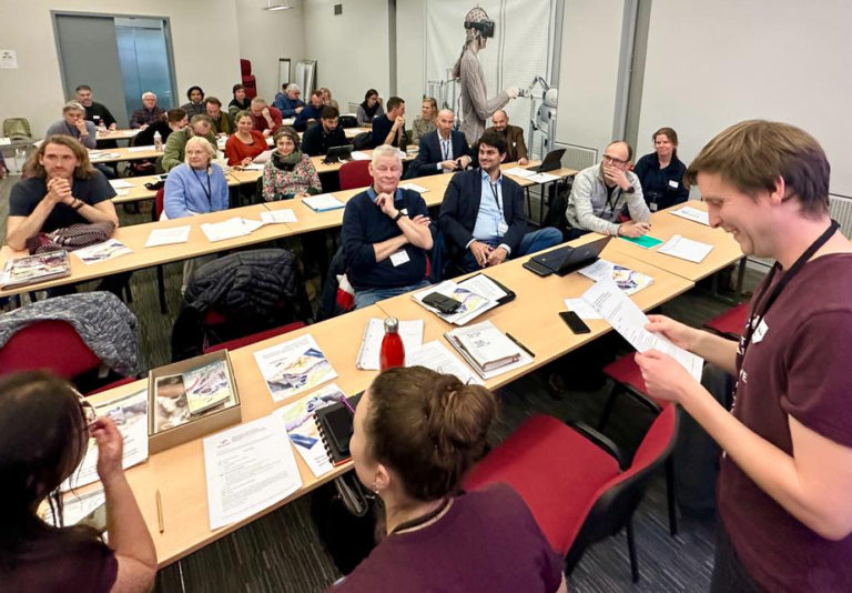 Le Directeur du Bioparc Genève, Dr Tobias Blaha, accueillant les participants